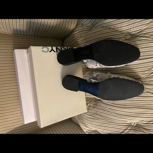 Size 10 Logo skip one never worn.